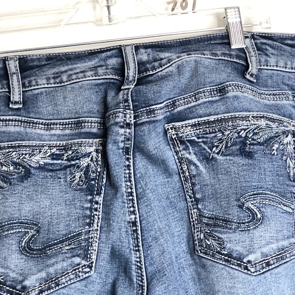 Silver Jeans Co. Suki slim boot blue wash SZ 18W x L31”. D11 - Picture 5 of 8